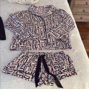 VS women’s LOVE Pajama Set